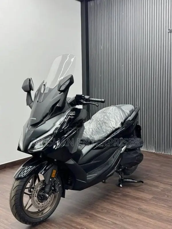 Honda Forza 250 2025