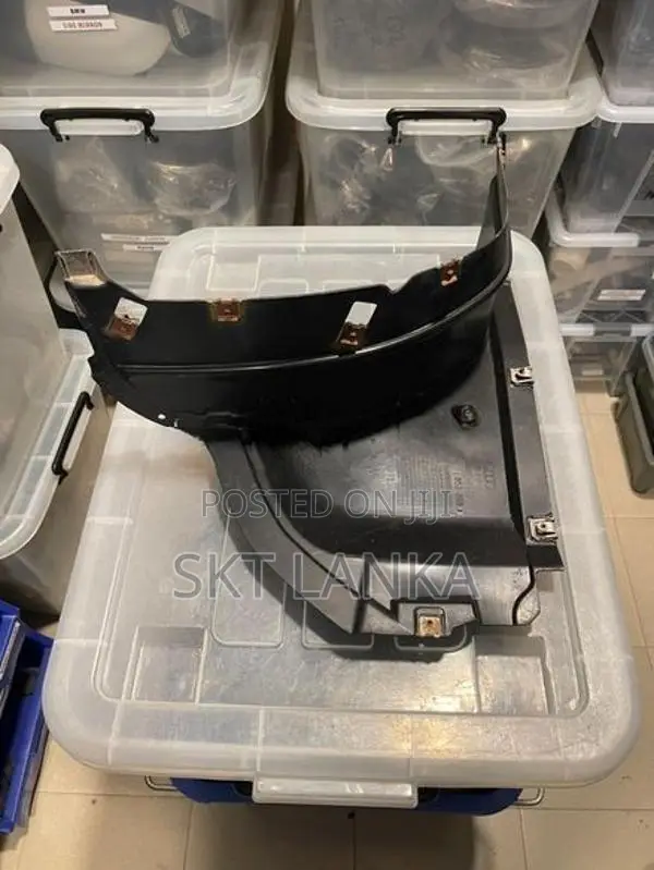 Audi Q3 2017 front Bumper Fender Passenger Mud Line