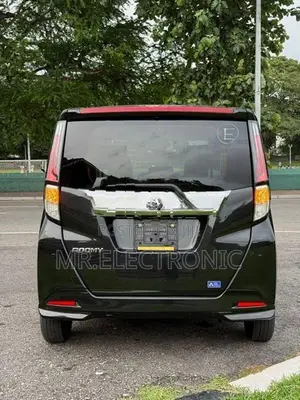 Toyota Roomy Custom G 2024
