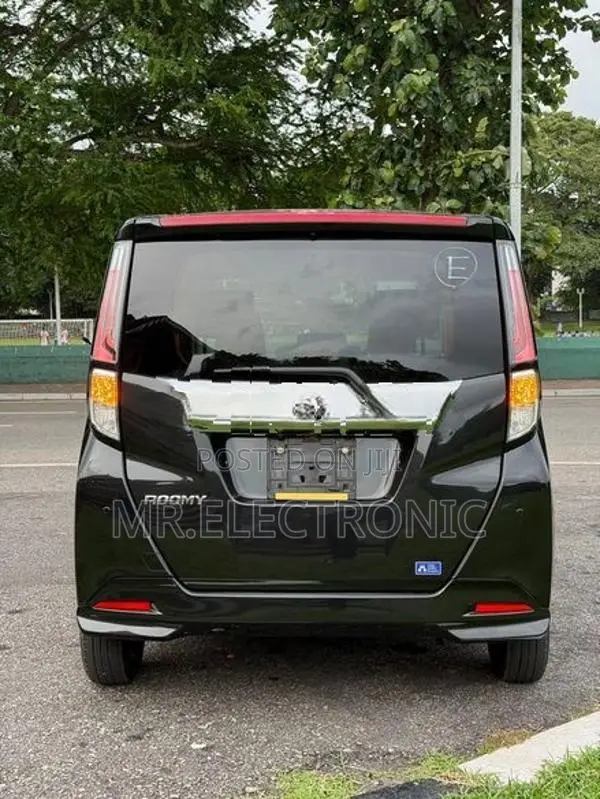 Toyota Roomy Custom G 2024