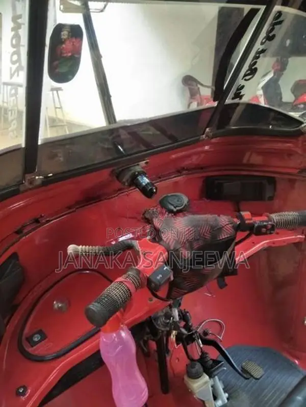Bajaj RE 2005