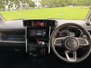 Toyota Roomy Custom G 2024
