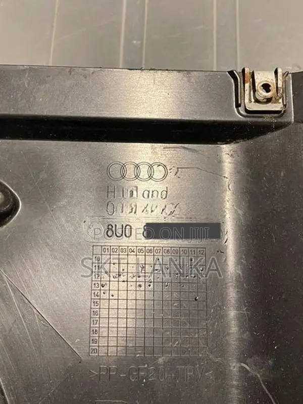 Audi Q3 2017 front Bumper Fender Passenger Mud Line