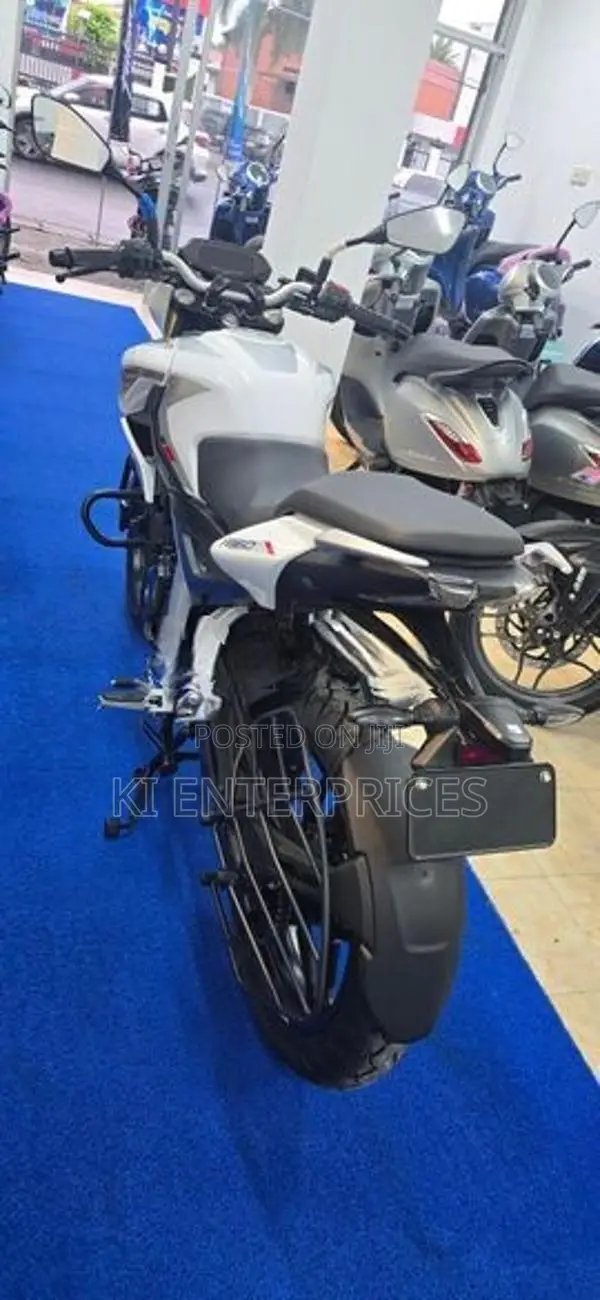 Bajaj Pulsar N160 Premium 2026
