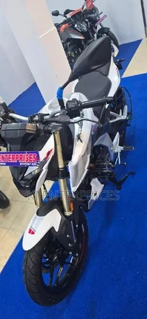 Bajaj Pulsar N160 Premium 2026
