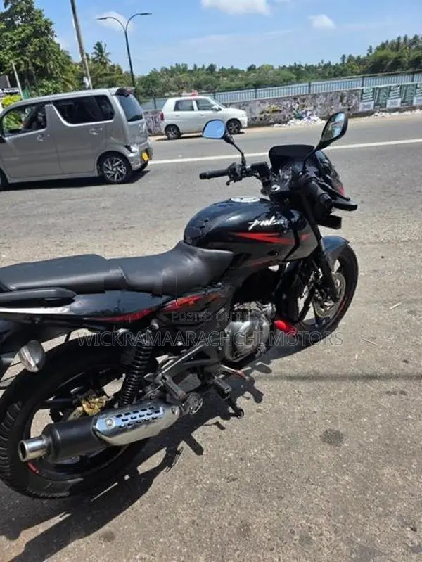Bajaj Pulsar 180 Dual Disk 2018