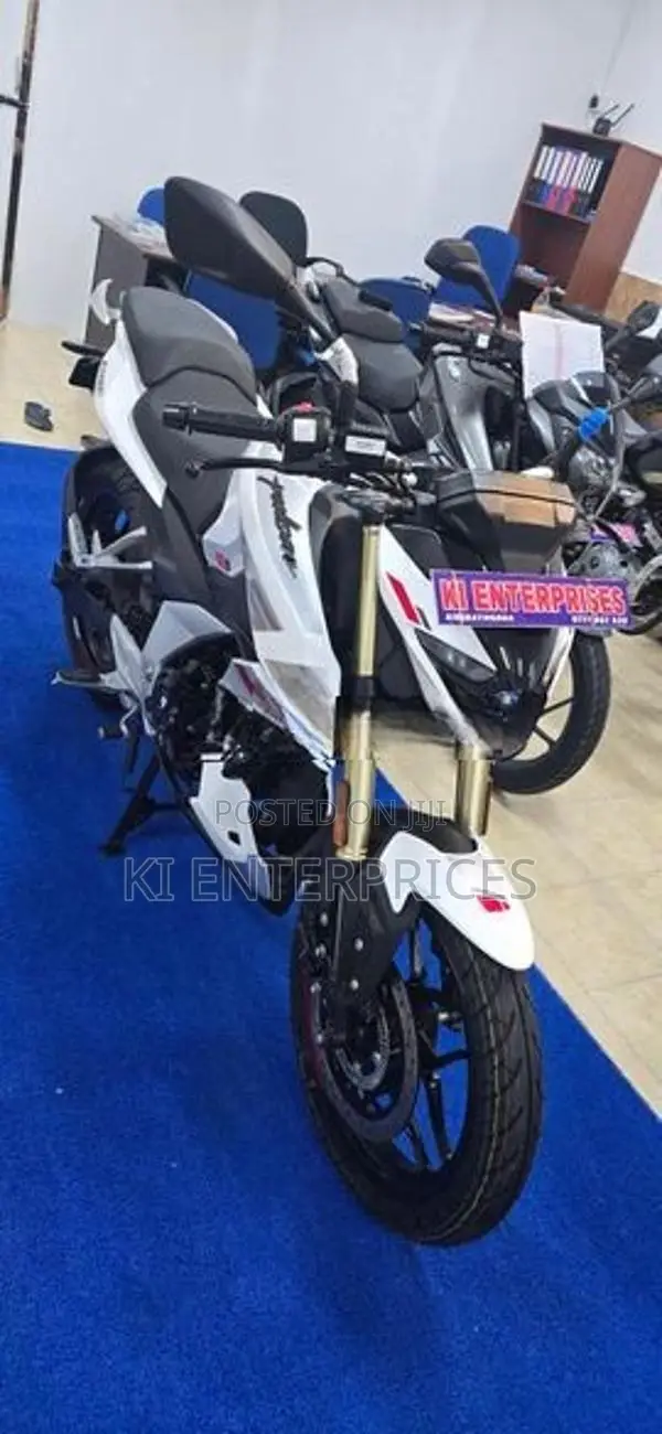 Bajaj Pulsar N160 Premium 2026