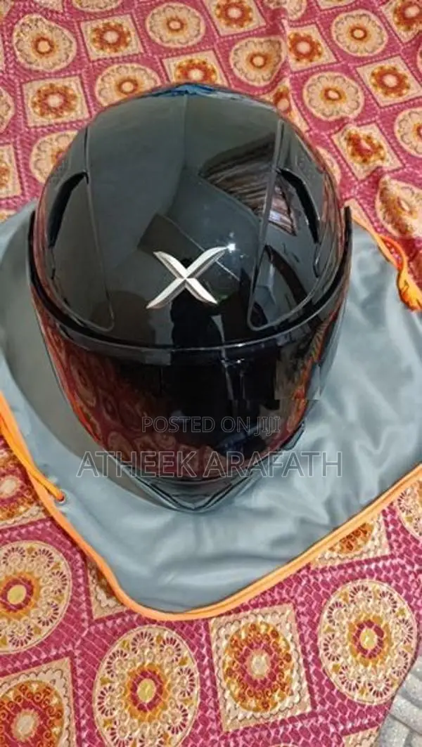 Axor black shine helmet
