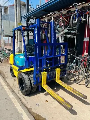 Komatsu FD 2.5 Forklift