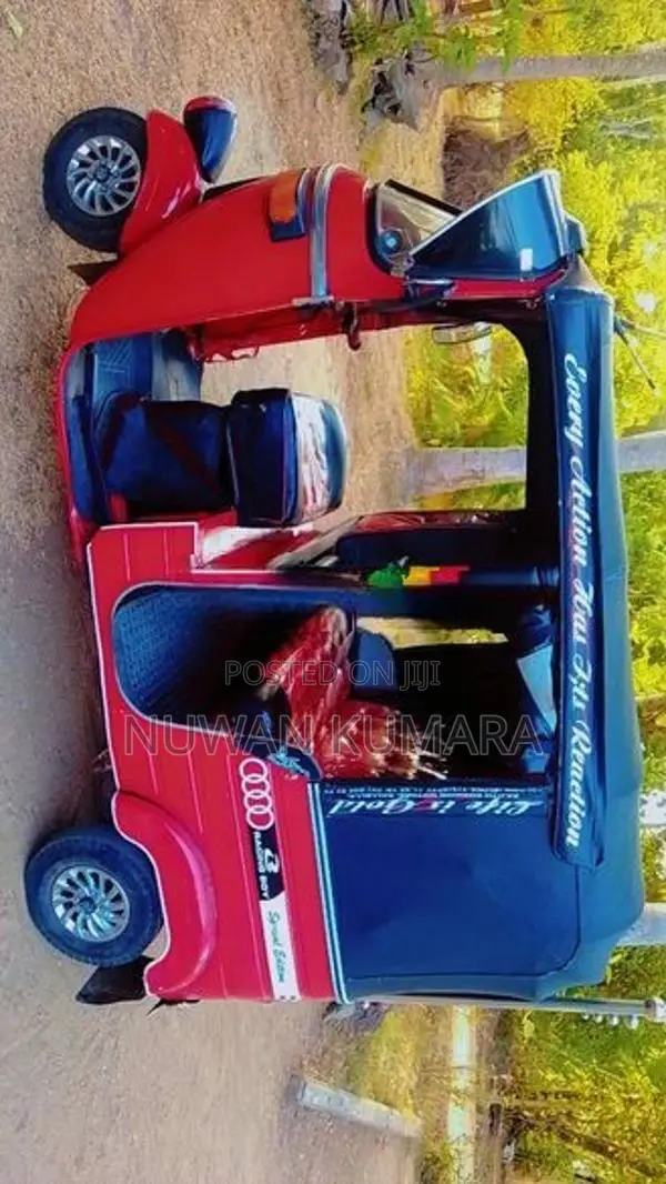 Bajaj RE 200 1995