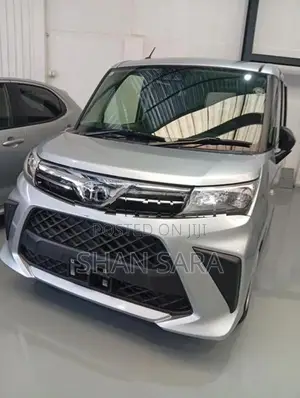 Toyota Roomy x 2023
