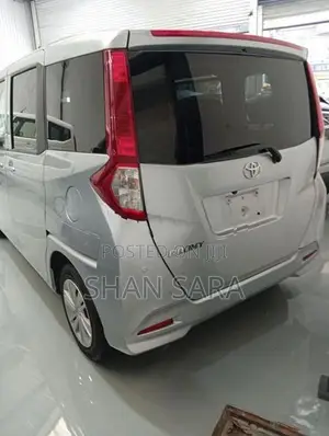 Toyota Roomy x 2023