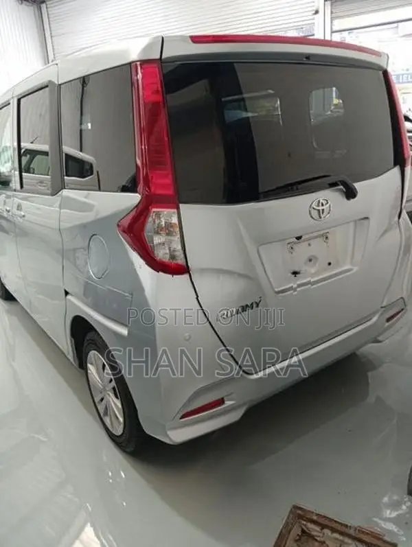 Toyota Roomy x 2023