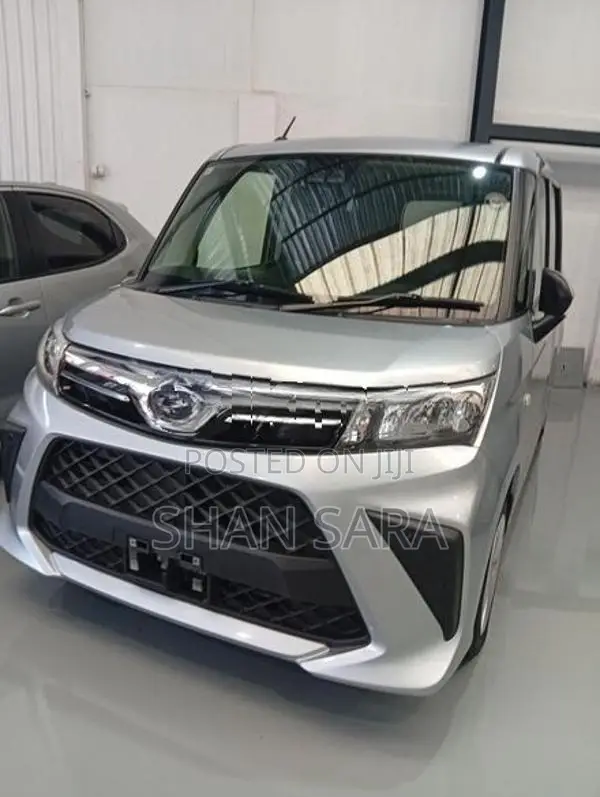 Toyota Roomy x 2023