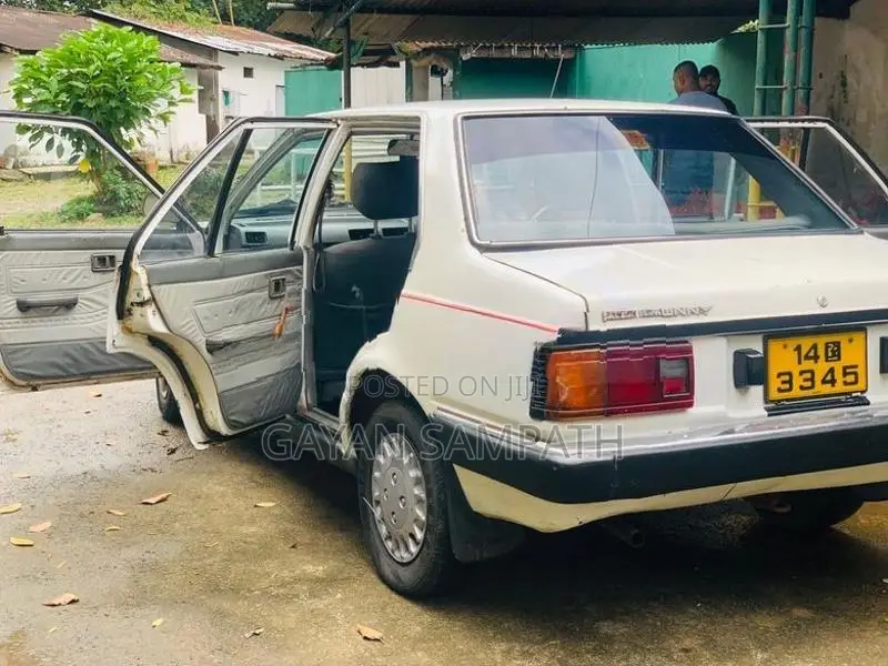 Nissan Sunny 1983