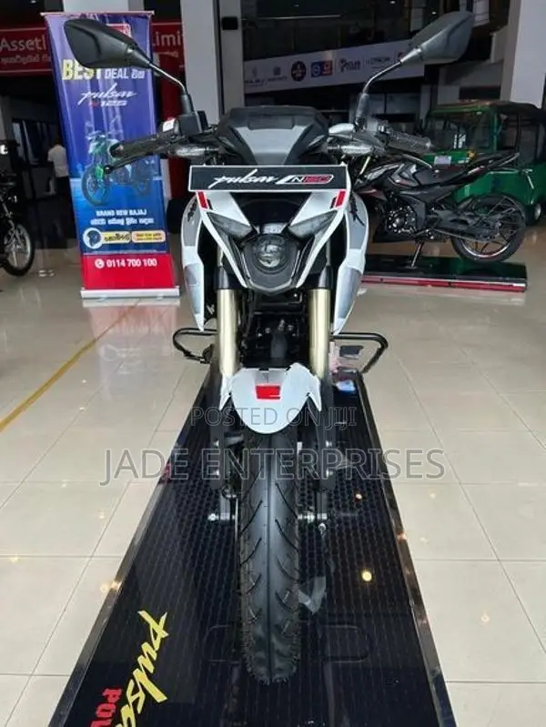 Bajaj Pulsar N160 Premium 2026