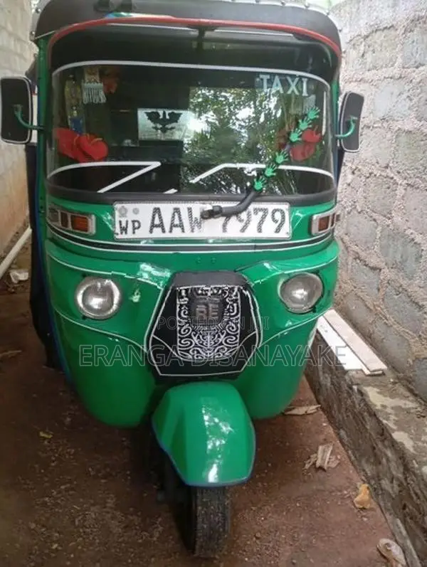 Bajaj RE 2015
