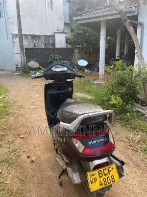 Mahindra Gusto 2015