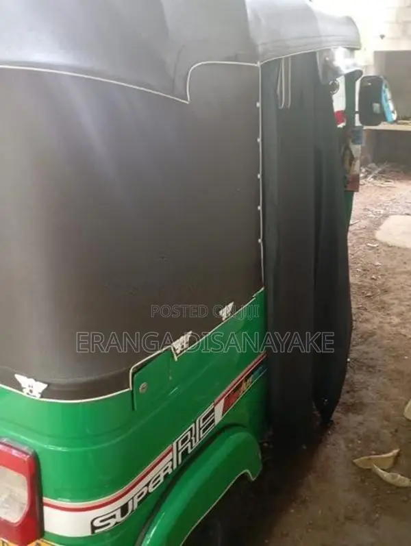 Bajaj RE 2015