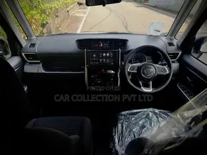 Toyota Roomy Custom G turbo 2025