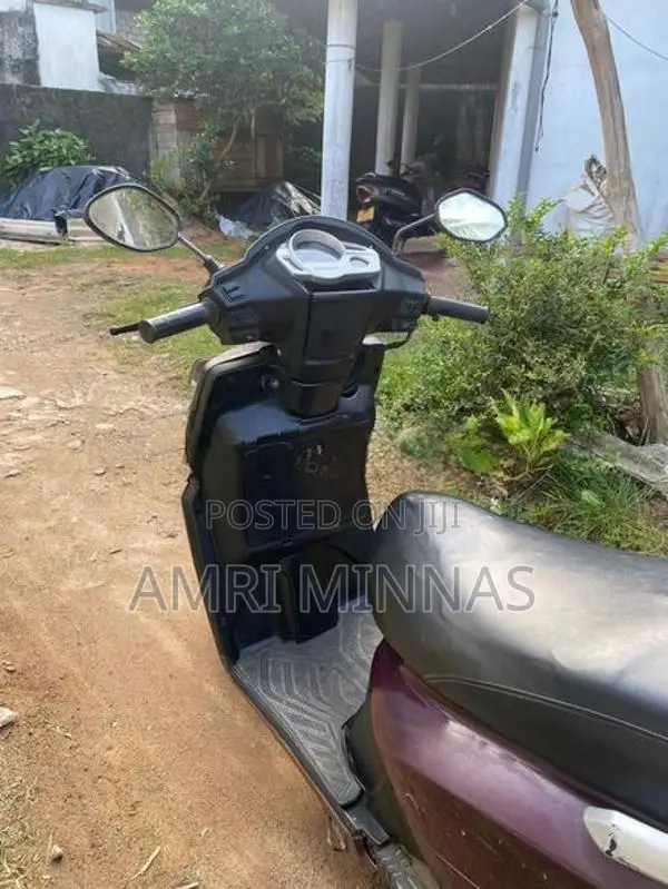 Mahindra Gusto 2015