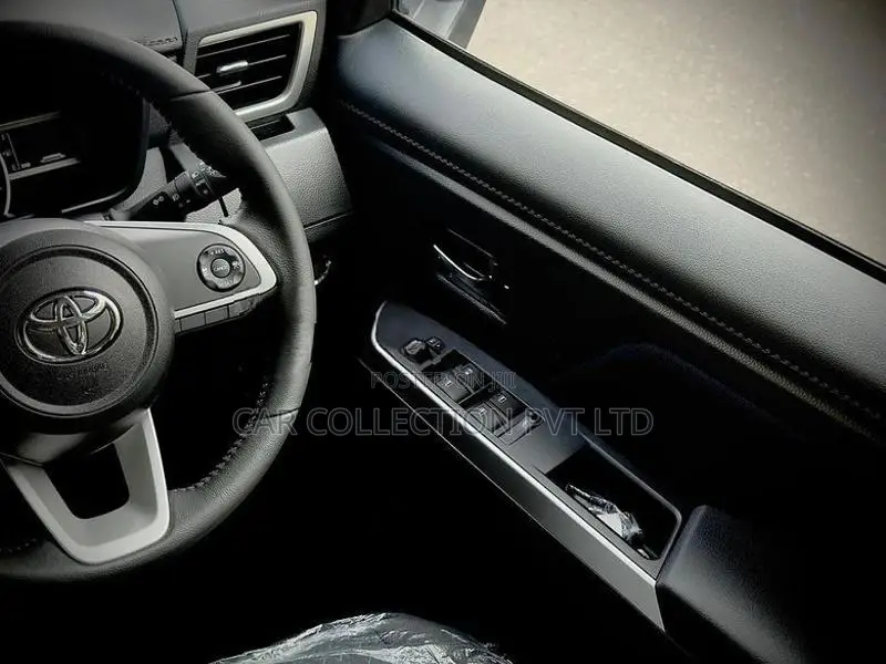 Toyota Roomy Custom G turbo 2025