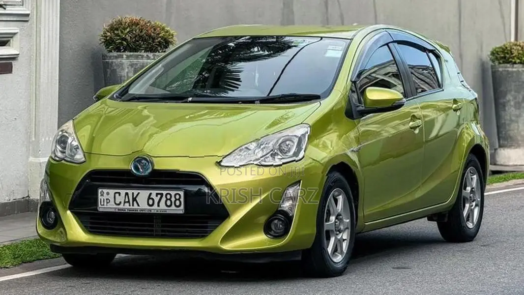 Toyota Aqua S Grade Urban 2015