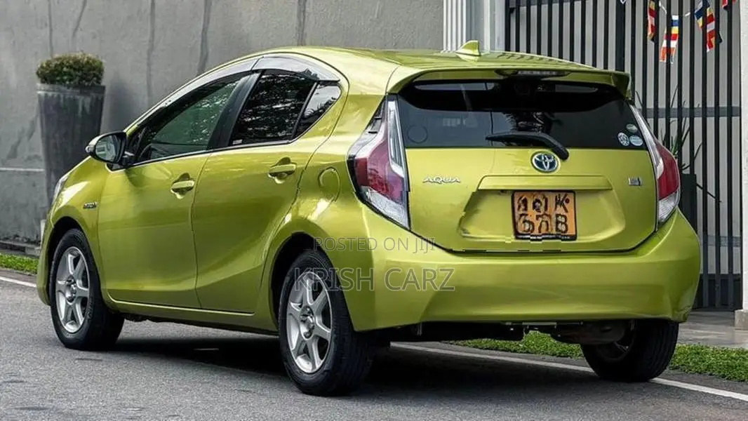 Toyota Aqua S Grade Urban 2015