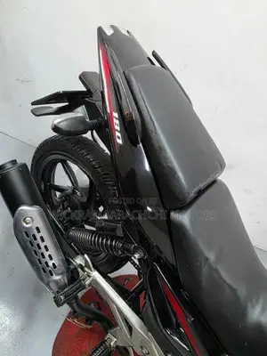 Bajaj Pulsar 180 2012