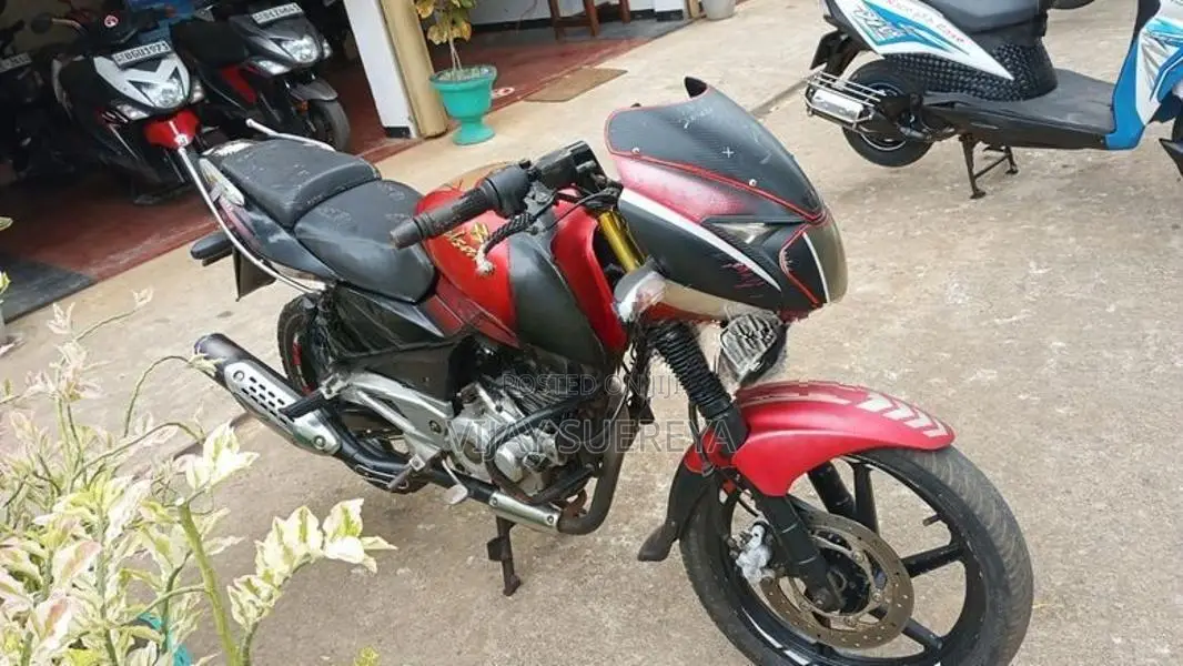 Bajaj Pulsar 180 2016
