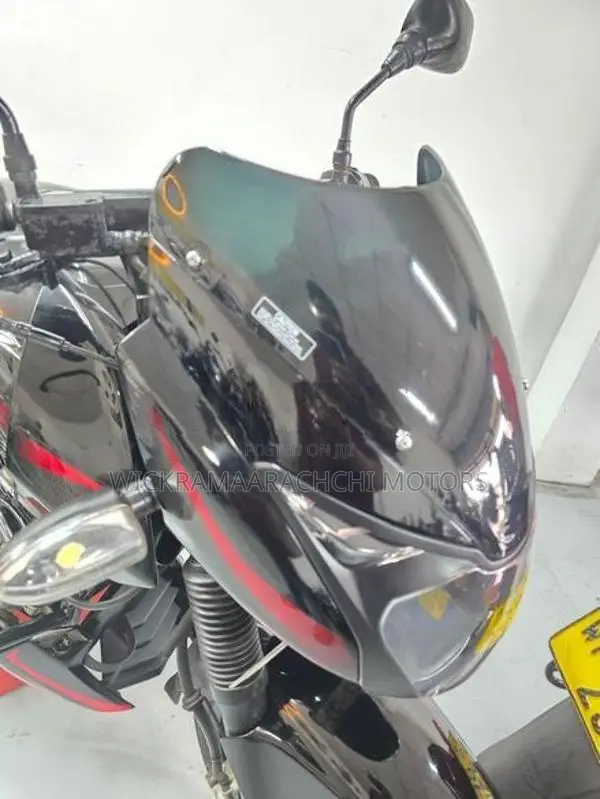 Bajaj Pulsar 180 2012