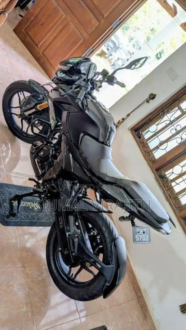 Bajaj Pulsar N160 2025
