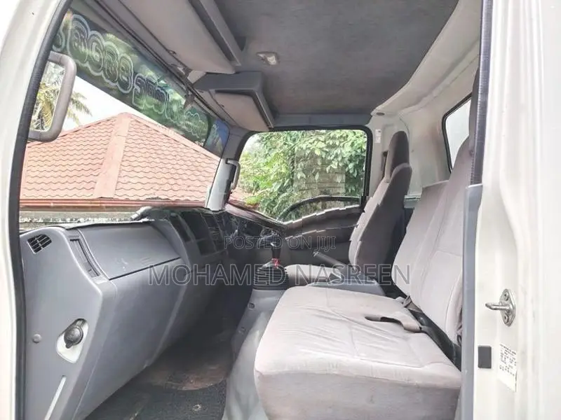 Isuzu NPR 350 2014