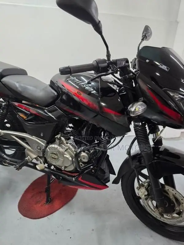 Bajaj Pulsar 180 2012
