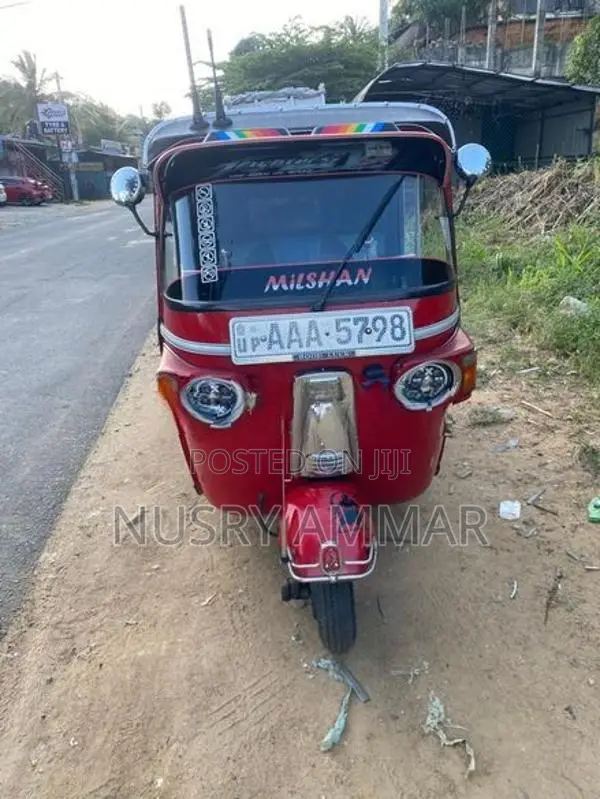 Bajaj RE 2012