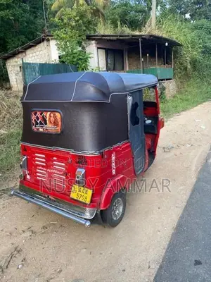 Bajaj RE 2012