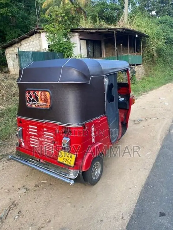 Bajaj RE 2012