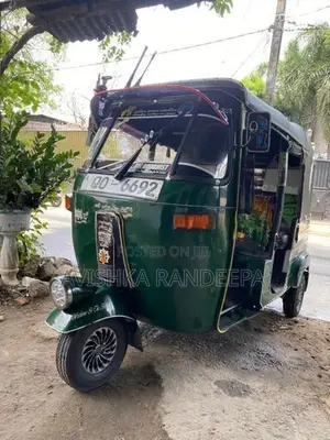 Bajaj RE 2015
