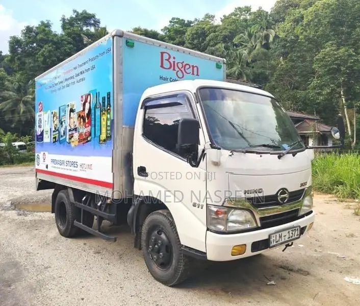 Toyota Dyna Hino 300 2016