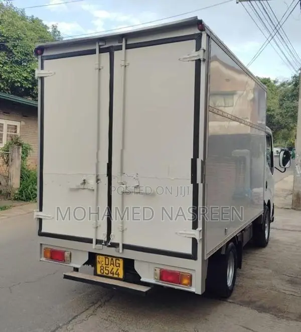 Nissan Cabstar 2016