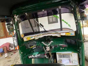 Bajaj RE 2015
