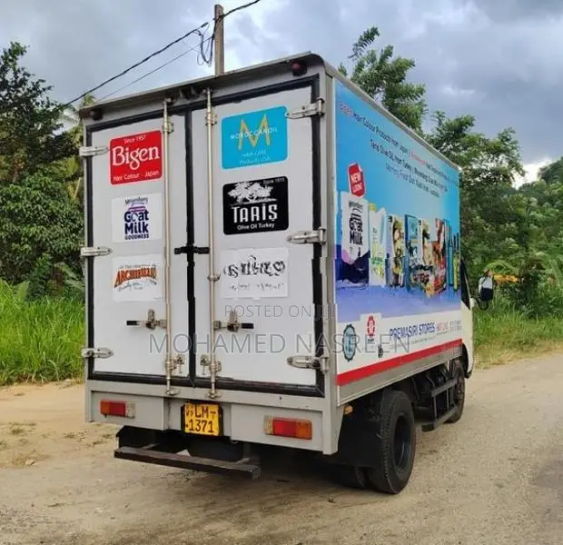 Toyota Dyna Hino 300 2016