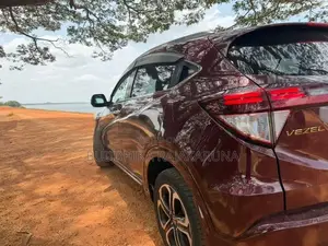 Honda Vezel 2016