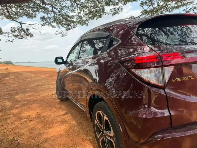 Honda Vezel 2016