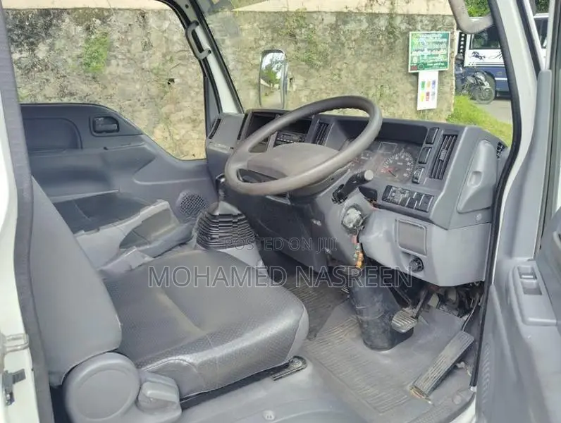 Isuzu 250 2015 freezer