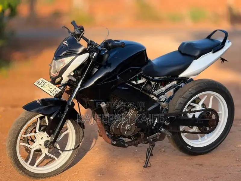 Bajaj Pulsar NS200 2016