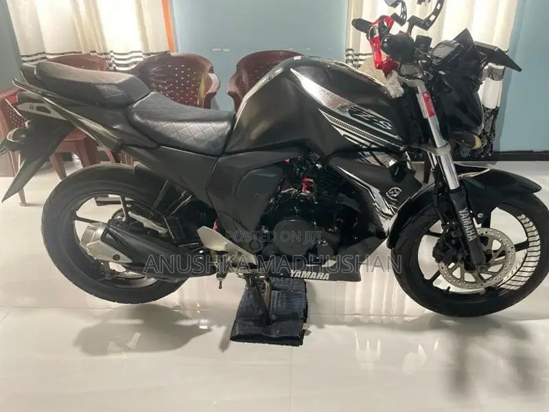 Yamaha FZ S v2 Dark night 2018