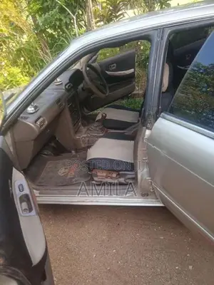 Nissan Presea car 1994