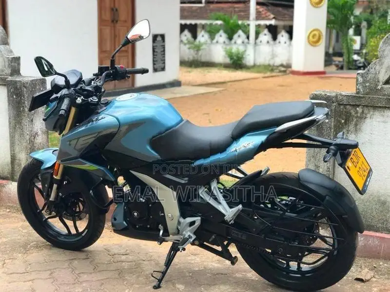 Bajaj Pulsar N160 2025