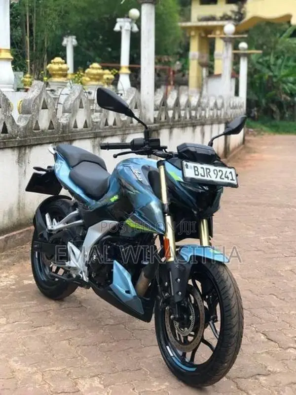 Bajaj Pulsar N160 2025